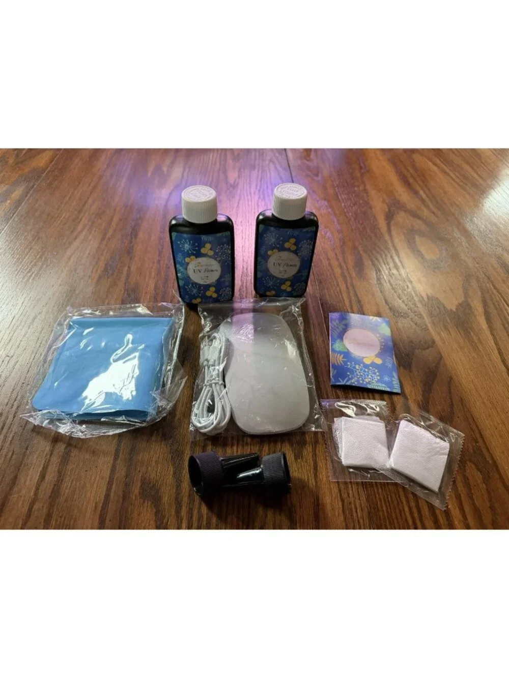 Bsrezn 200g UV Resin Kit with Light, Crystal Clear Solar Activated UV Epoxy NEW